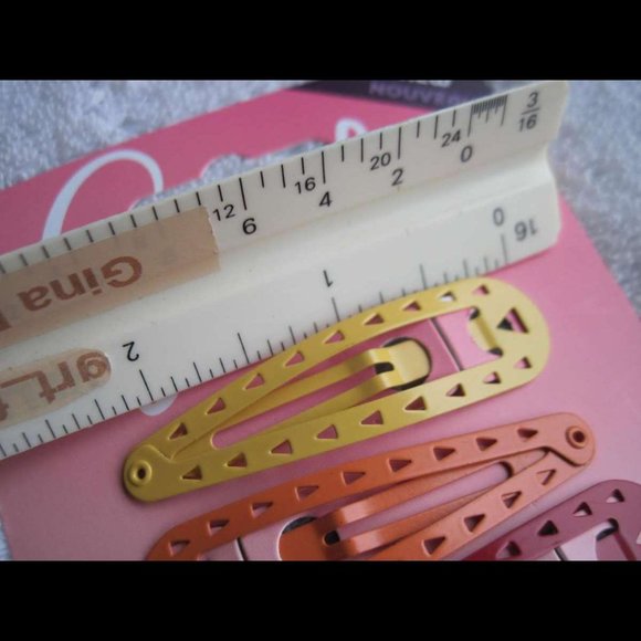 8 Goody Girls 2 1/4" Bright Matte Snap Hair Clips - Picture 3 of 5